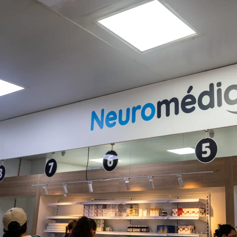 rotulacion-pared-negocio-diseno-grafico